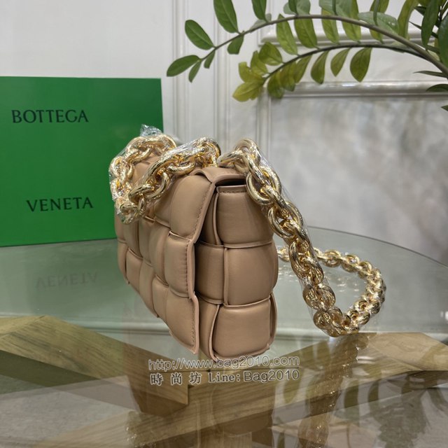 Bottega veneta高端女包 96008奶茶色 寶緹嘉新款枕頭鏈條包 BV經典款單肩斜挎手提女包  gxz1233